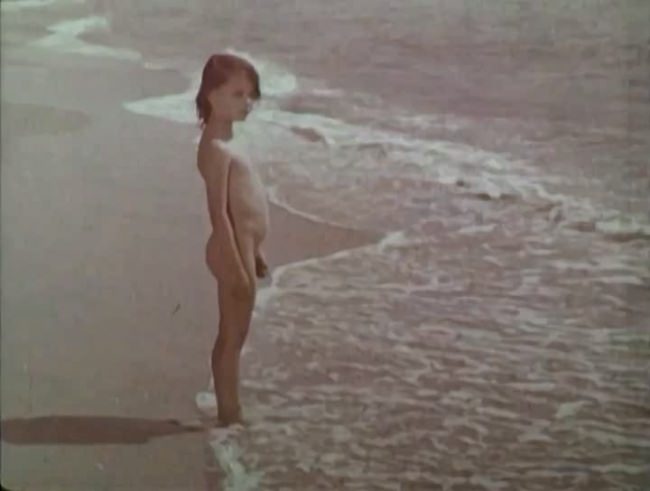 FKK video - Retro family nudism